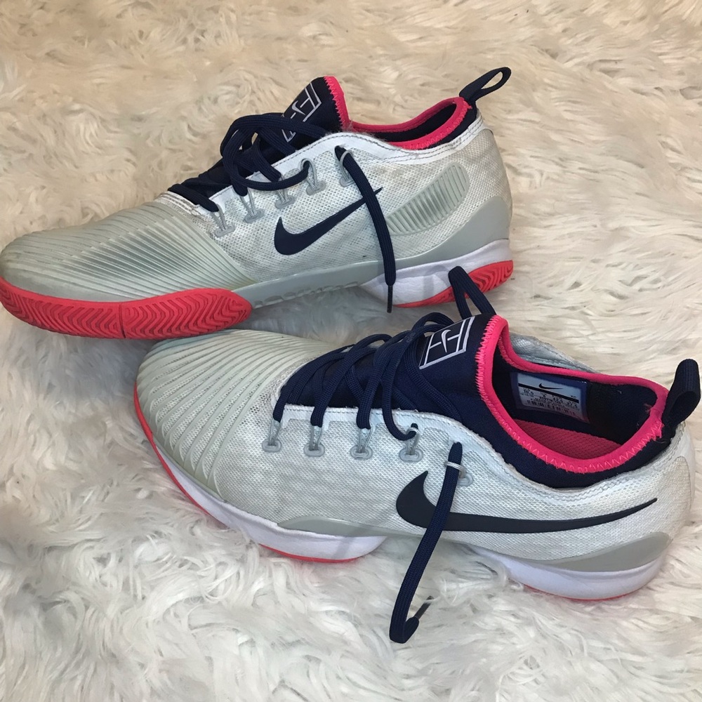 Nike tennis shoes